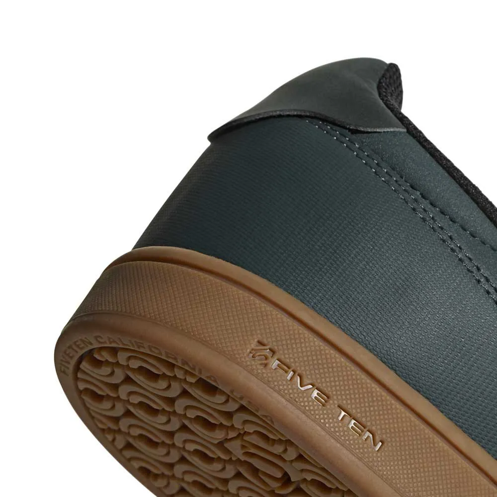 five ten district flats